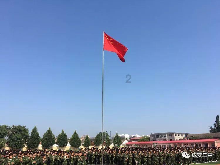 14岁王诗龄杂志大片曝光,李湘王岳伦合体护航,去英国后更洋气